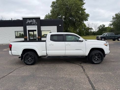 Used 2021 Toyota Tacoma TRD Sport AWD/4WD image 3