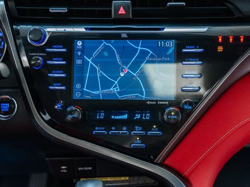 Used 2019 Toyota Camry XSE w/ Navigation Package FWD image 17