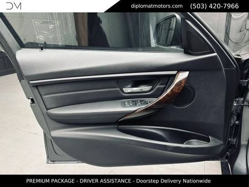 Used 2017 BMW 320i Sedan RWD image 24