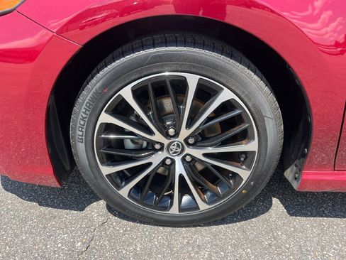 Used 2018 Toyota Camry SE w/ Moonroof Package FWD image 29