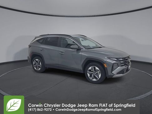 Used 2025 Hyundai Tucson SEL image 2