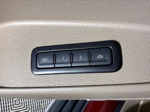 Used 2018 GMC Yukon SLT w/ Open Road Package RWD image 33