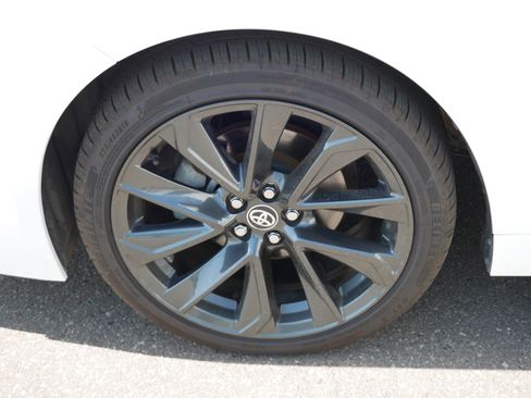 Used 2024 Toyota Corolla SE FWD image 15