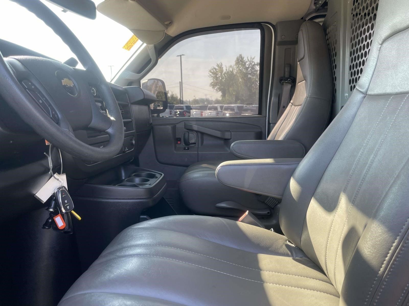 Used 2020 Chevrolet Express 2500 w/ Driver Convenience Package RWD image 13