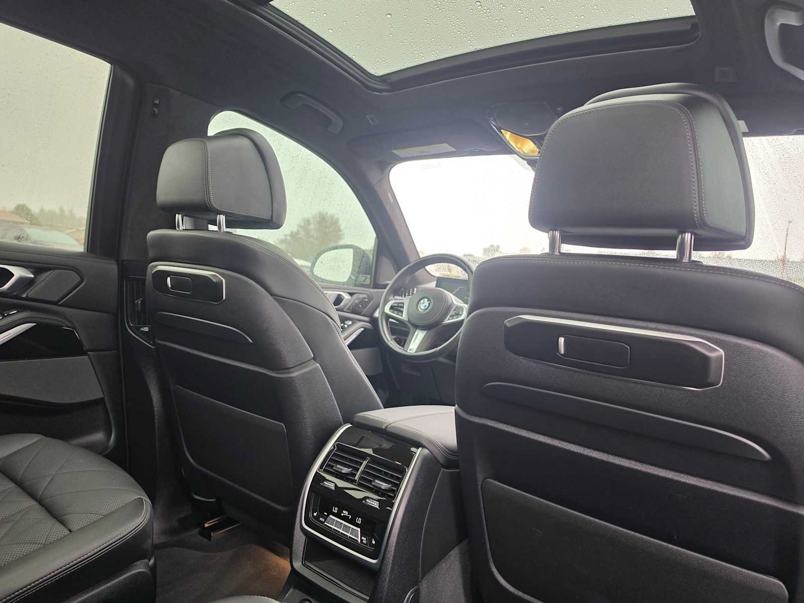 Used 2023 BMW X7 xDrive40i w/ M Sport Package AWD/4WD image 13