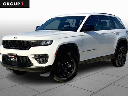 Used 2024 Jeep Grand Cherokee Altitude