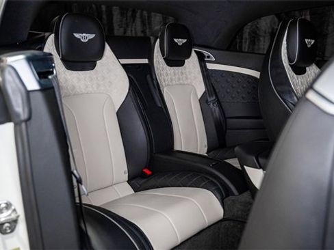 Used 2022 Bentley Continental GT image 12