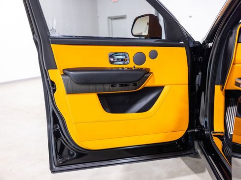 Used 2022 Rolls-Royce Cullinan AWD/4WD image 21