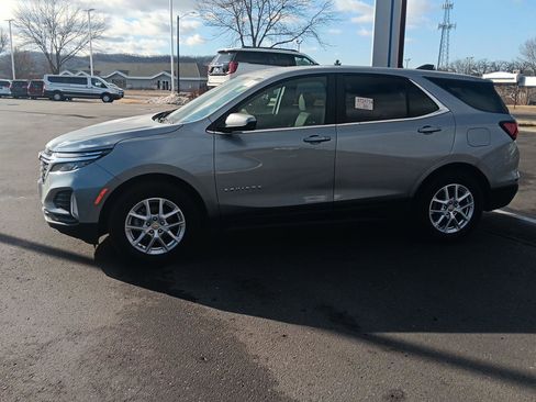 Used 2024 Chevrolet Equinox LT image 10