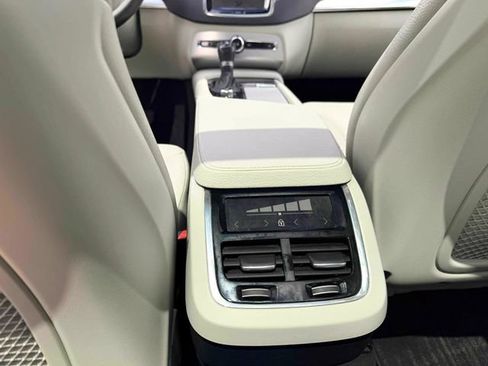 Used 2018 Volvo XC90 T6 Momentum w/ Protection Package Premier AWD/4WD image 14
