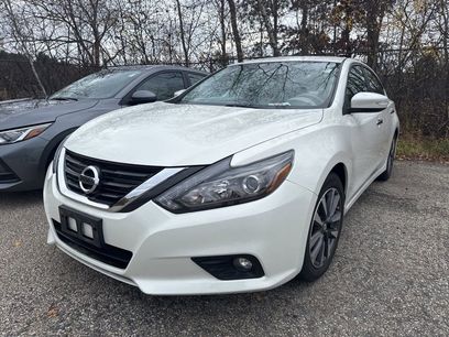 Used 2017 Nissan Altima 2.5 SL w/ Technology Package