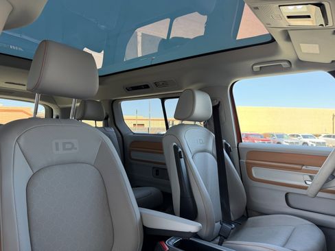 Used 2025 Volkswagen ID. Buzz Pro S Plus AWD/4WD image 43