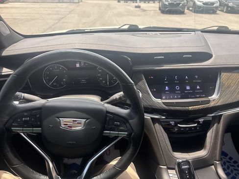 Used 2020 Cadillac XT6 Premium Luxury FWD image 18