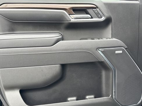 Certified 2025 Chevrolet Silverado 1500 LT Trail Boss w/ Convenience Package II image 14