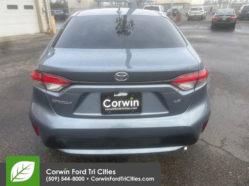 Used 2020 Toyota Corolla LE image 11
