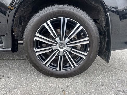 Used 2021 Lexus LX 570 4WD w/ Luxury Package image 34