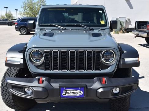 Used 2024 Jeep Wrangler Unlimited Rubicon w/ Convenience Group AWD/4WD image 2