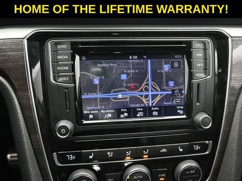 Used 2017 Volkswagen Passat 1.8T SEL Premium image 22