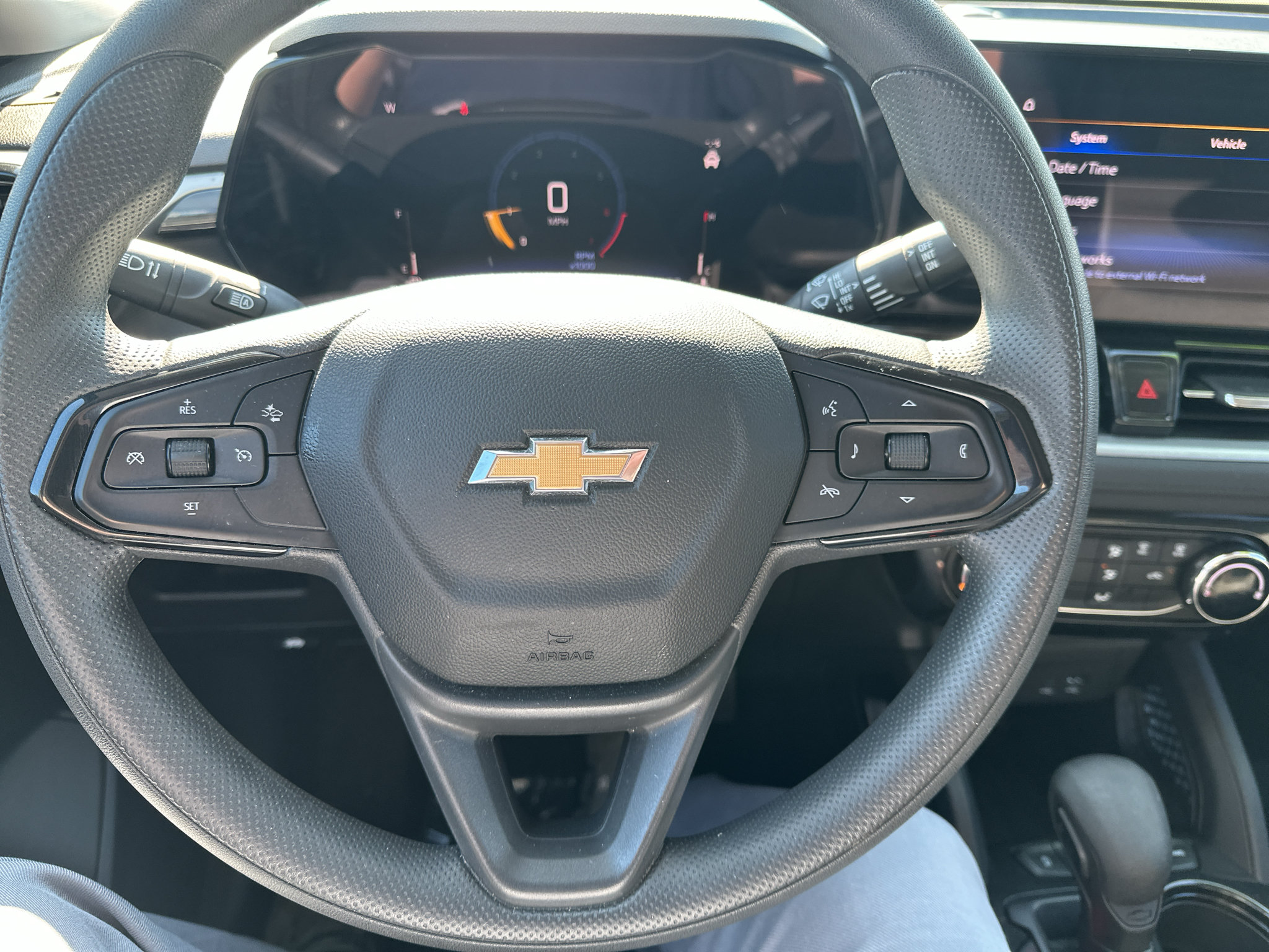 Used 2025 Chevrolet TrailBlazer LT AWD/4WD image 12