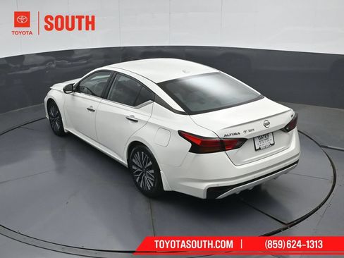 Used 2024 Nissan Altima 2.5 SV FWD image 49