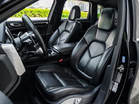 Used 2015 Porsche Cayenne S image 4