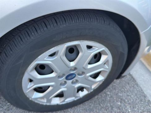 Used 2012 Ford Focus SE image 4