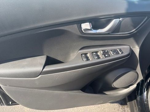 Certified 2023 Hyundai Kona SEL w/ Convenience Package image 9