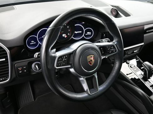 Certified 2022 Porsche Cayenne AWD/4WD image 17