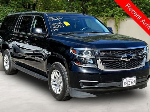 Used 2019 Chevrolet Suburban LT image 1