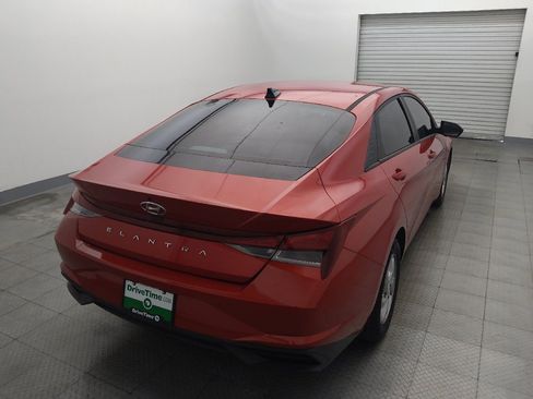 Used 2021 Hyundai Elantra SE FWD image 7