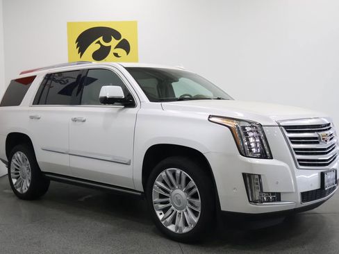 Used 2019 Cadillac Escalade Platinum AWD/4WD image 6