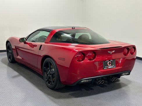 Used 2005 Chevrolet Corvette Coupe w/ Preferred Equipment Group RWD image 7