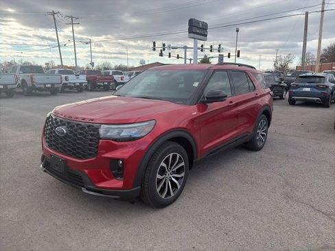 New 2026 Ford Explorer ST-Line image 2