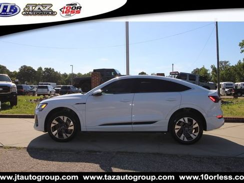 Used 2022 Audi e-tron Premium Plus w/ Premium Plus Package AWD/4WD image 4