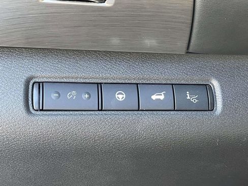 Used 2024 Nissan Pathfinder Platinum image 28