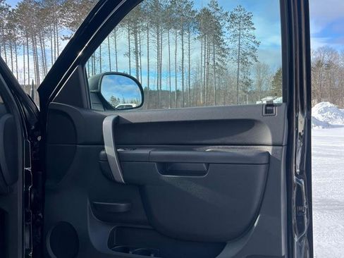 Used 2011 Chevrolet Silverado 2500 LT w/ Interior Plus Package image 15