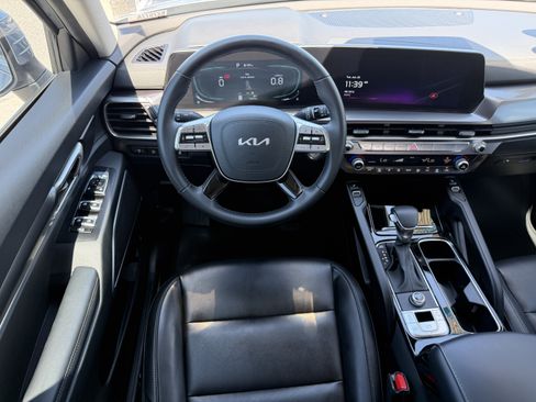 Certified 2025 Kia Telluride S FWD image 15