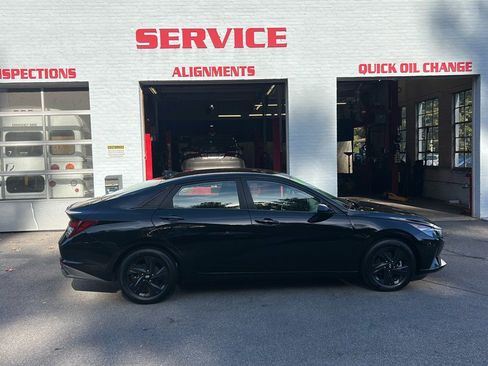 Used 2022 Hyundai Elantra SEL w/ Convenience Package image 1