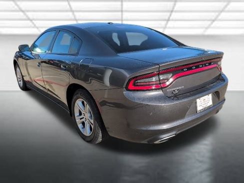Used 2022 Dodge Charger SXT image 2