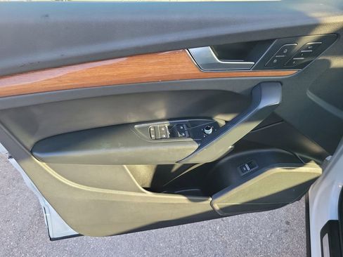 Used 2022 Audi Q5 2.0T Premium w/ Convenience Package image 16