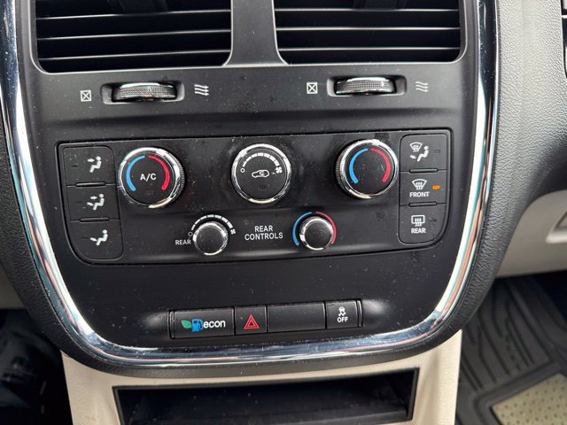 Used 2017 Dodge Grand Caravan SXT FWD image 16