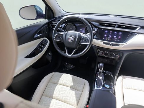 Used 2022 Buick Encore GX Essence w/ Experience Buick Package FWD image 28