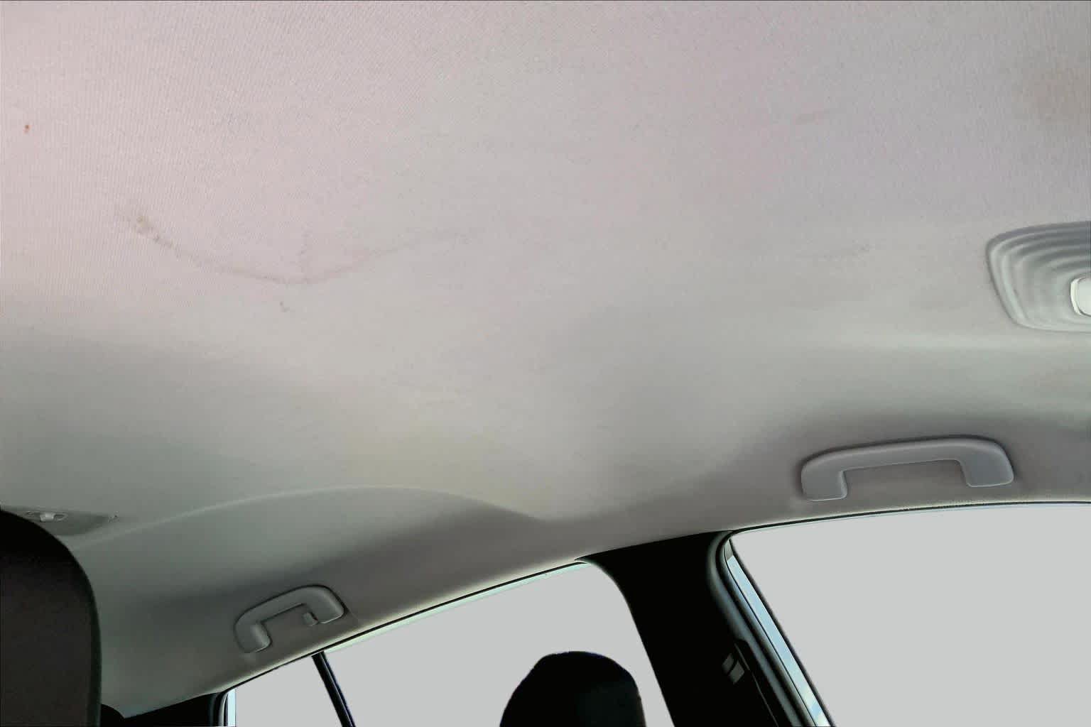 Used 2022 Toyota Prius LE FWD image 13