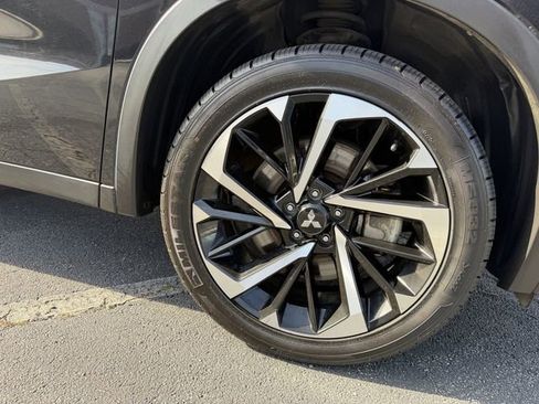 Used 2023 Mitsubishi Outlander SE image 37