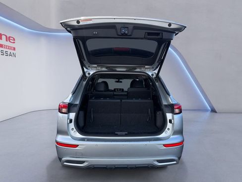 Used 2024 Mitsubishi Outlander SE image 19