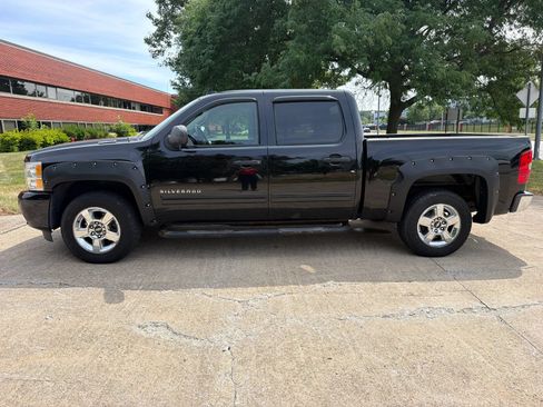Used 2011 Chevrolet Silverado 1500 LT w/ All-Star Edition AWD/4WD image 4