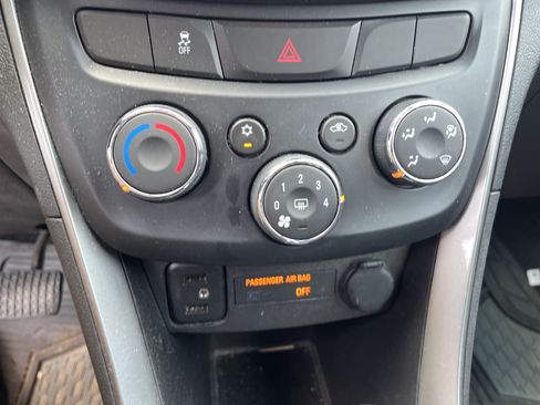 Used 2018 Chevrolet Trax LS FWD image 23