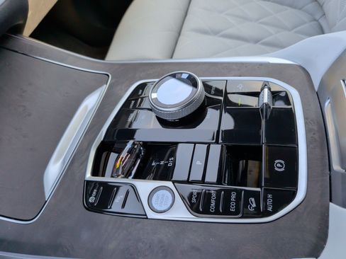 Certified 2024 BMW X7 xDrive40i image 20