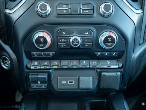 Used 2023 GMC Sierra 2500 AT4 w/ AT4 Premium Plus Package AWD/4WD image 22