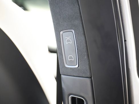 Used 2019 Tesla Model X Long Range AWD/4WD image 47